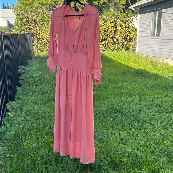 Iris & Ink Dresses & Skirts - IRIS & INK 🍒NWT 🍒SZ 10🍒BLUSHING BECKY  PLEATED CRÊPE DE CHINE MAXI DRESS